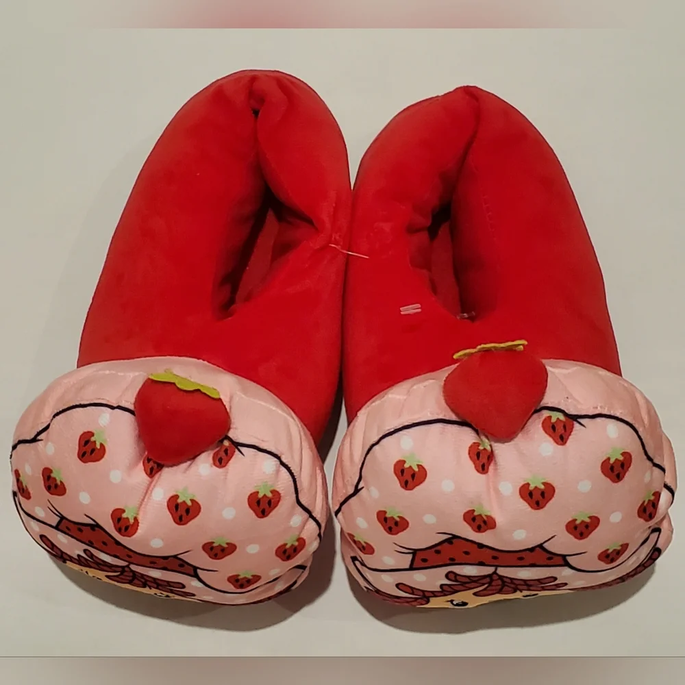 Strawberry Shortcake Character Slippere Youth XL Sz 4/5 Pink, Red And Green